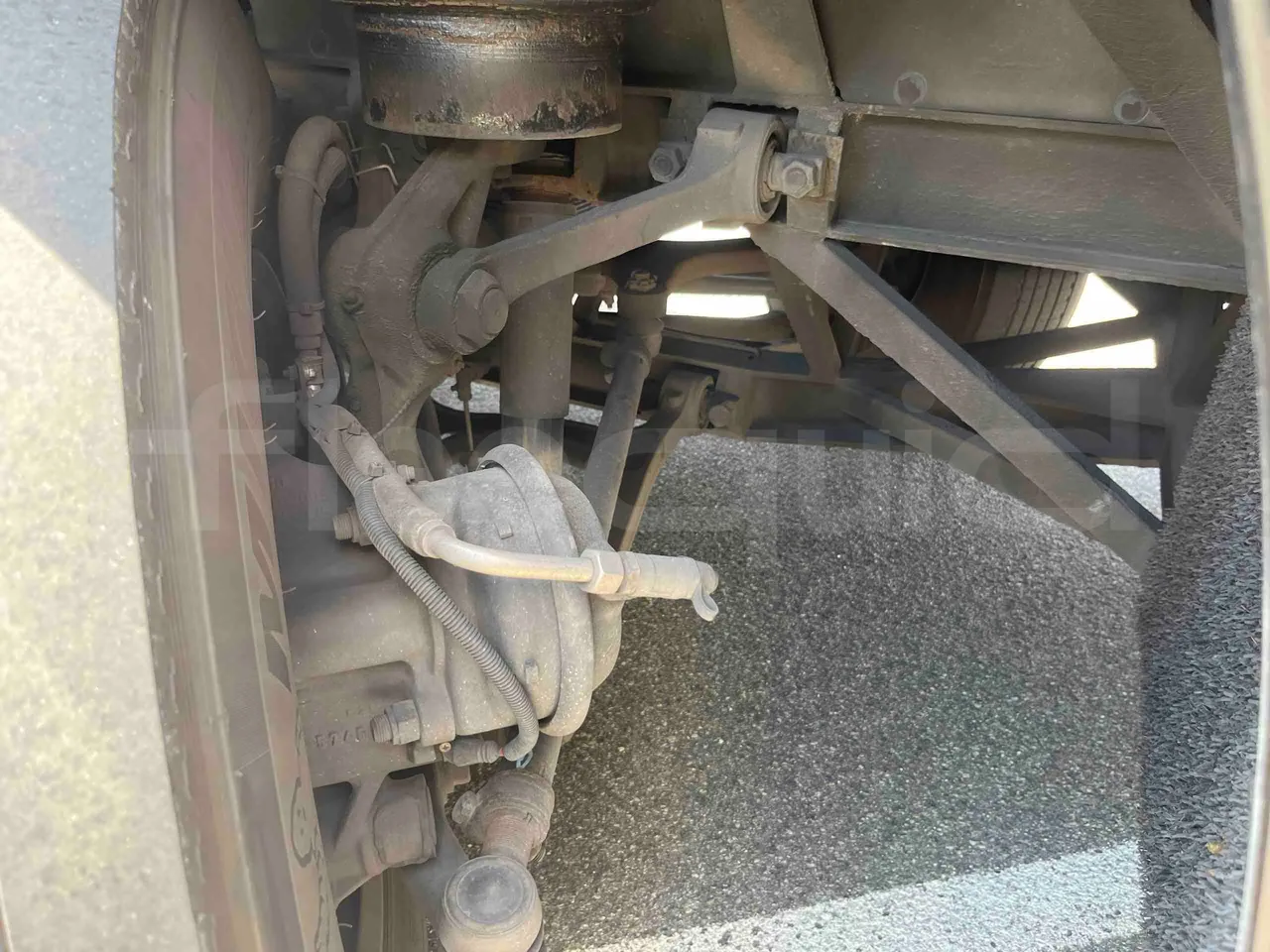 Irizar Daf - front axle right side