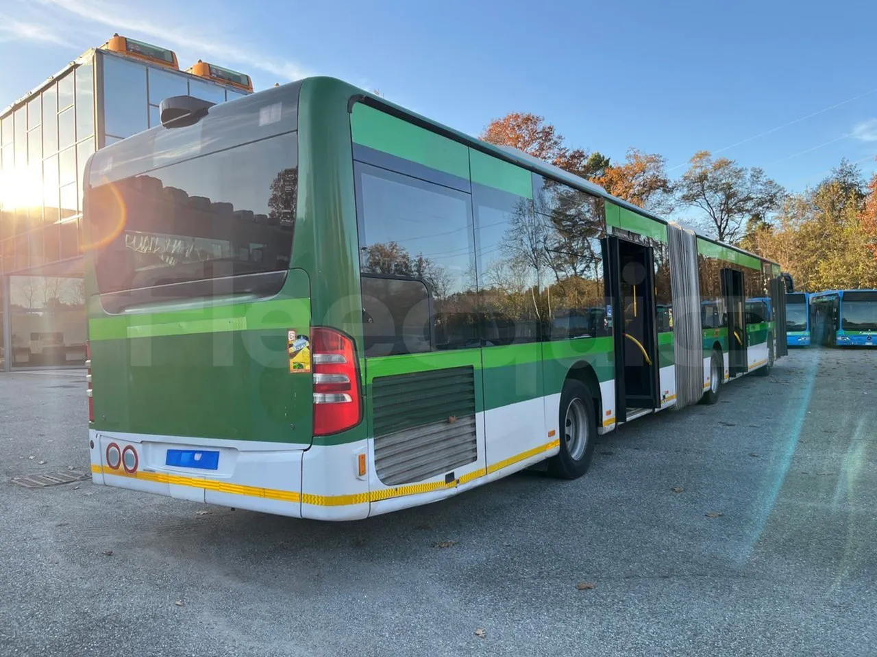 Mercedes-Benz O 530 G- 3P - Euro5 - 260kW - 17.940mt - 3/4 right rear doors open