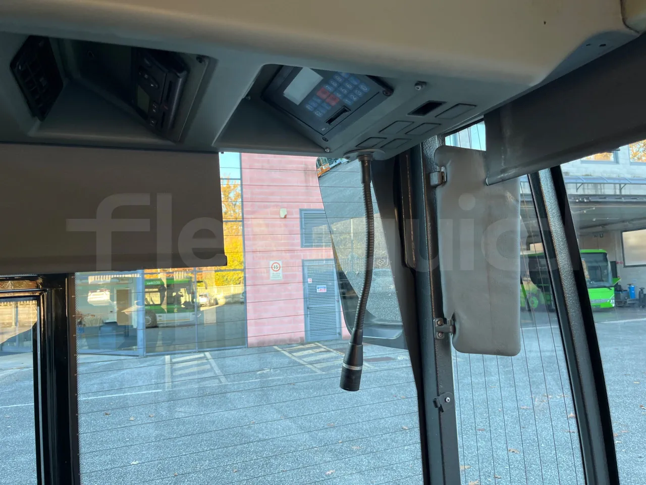 Mercedes-Benz O 530 G- 3P - Euro5 - 260kW - 17.940mt - driver microphone accessories photo