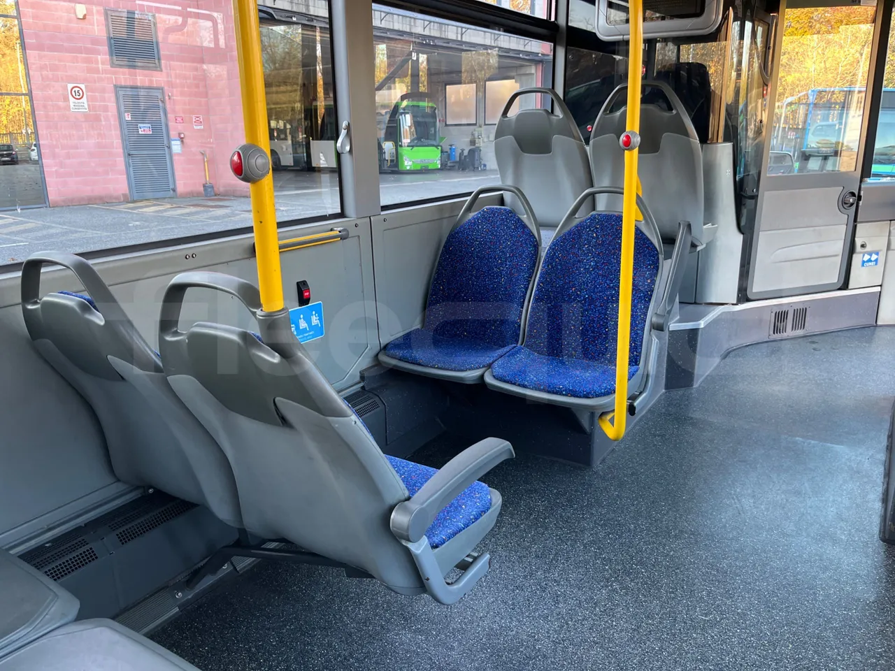 Mercedes-Benz O 530 G- 3P - Euro5 - 260kW - 17.940mt - armrest detail photo