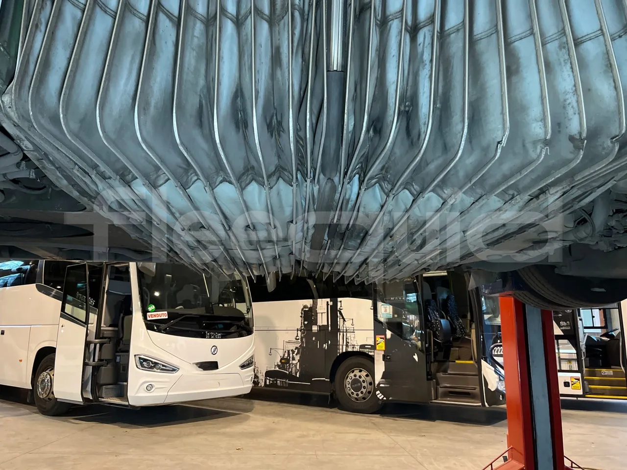 Mercedes-Benz O 530 G- 3P - Euro5 - 260kW - 17.940mt - bellows turntable (18m)