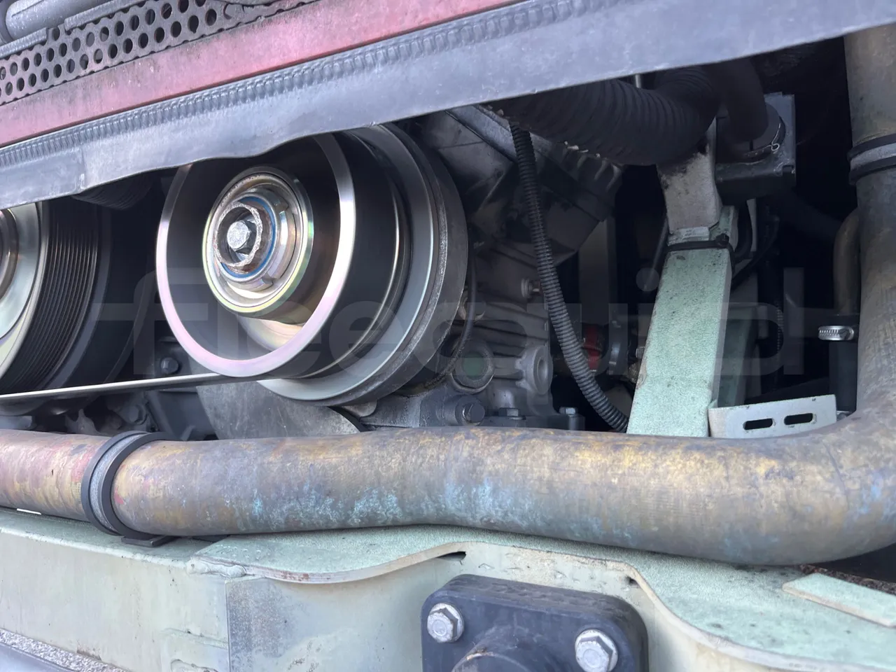 Mercedes-Benz O 530 G- 3P - Euro5 - 260kW - 17.940mt - air conditioning compressor