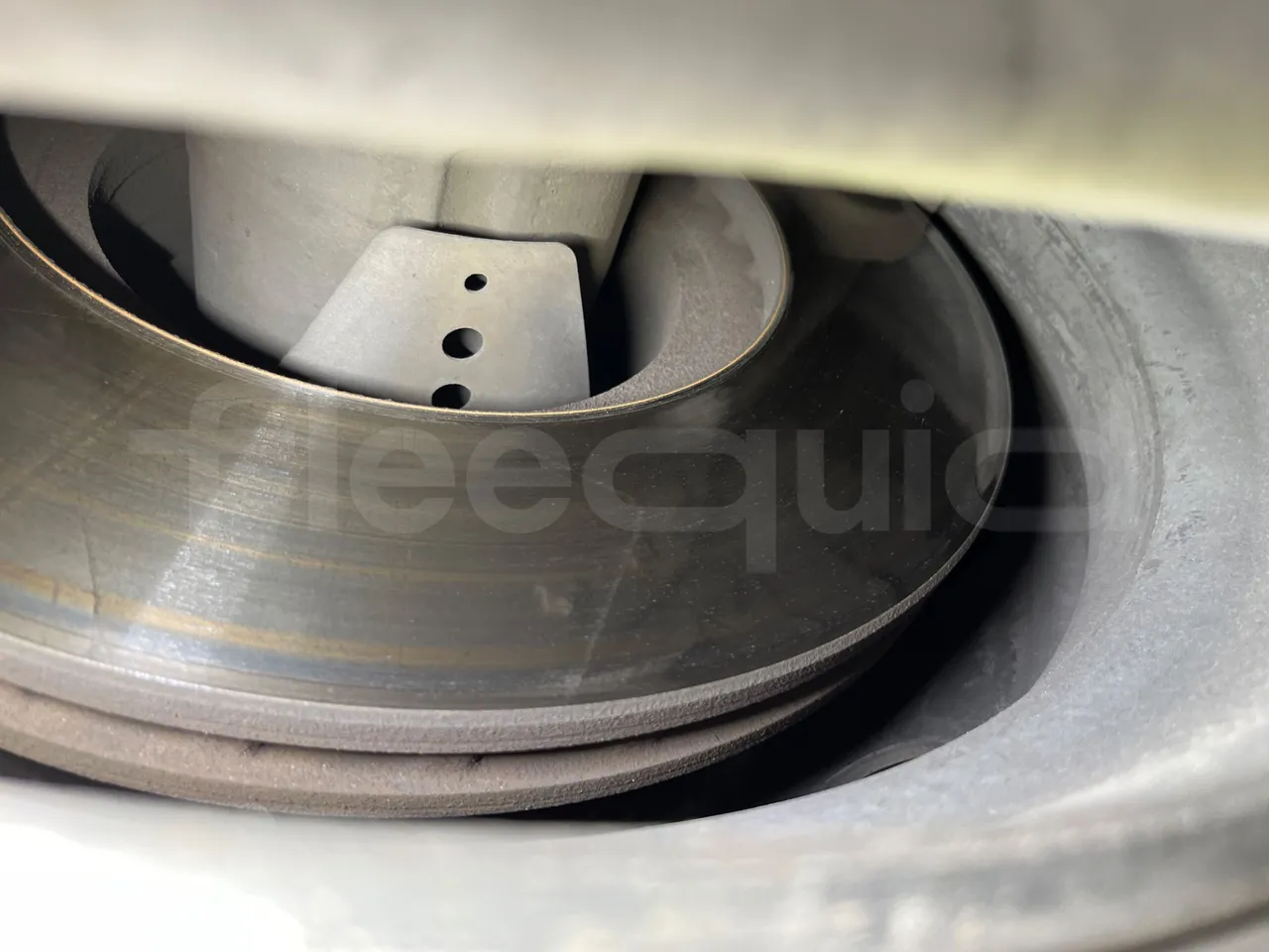 Mercedes-Benz O 530 G- 3P - Euro5 - 260kW - 17.940mt - axel 3 discs right