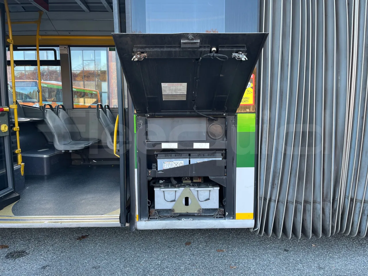 Mercedes-Benz O 530 G- 3P - Euro5 - 260kW - 17.940mt - external compartments photo