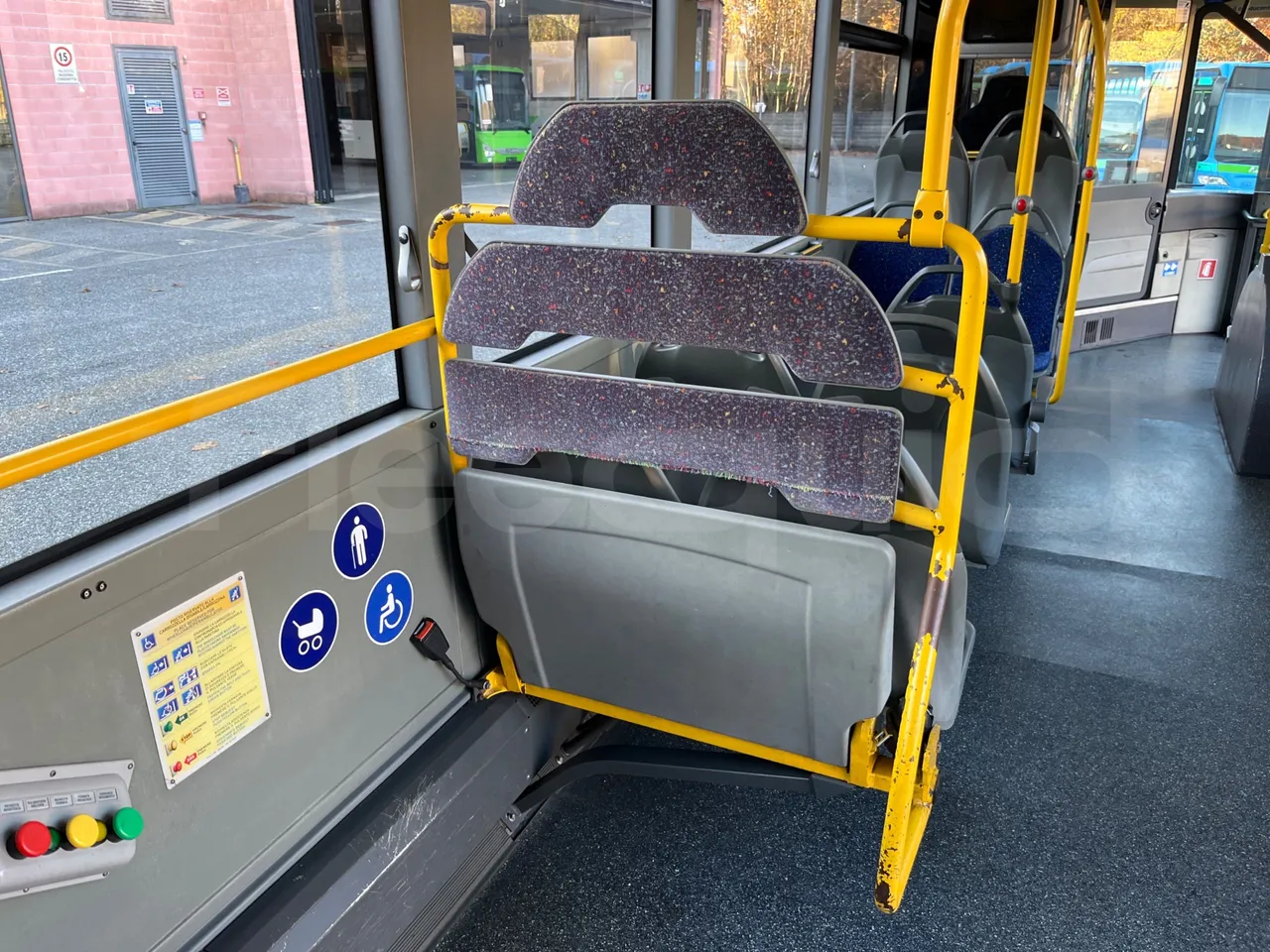 Mercedes-Benz O 530 G- 3P - Euro5 - 260kW - 17.940mt - folding seat photo