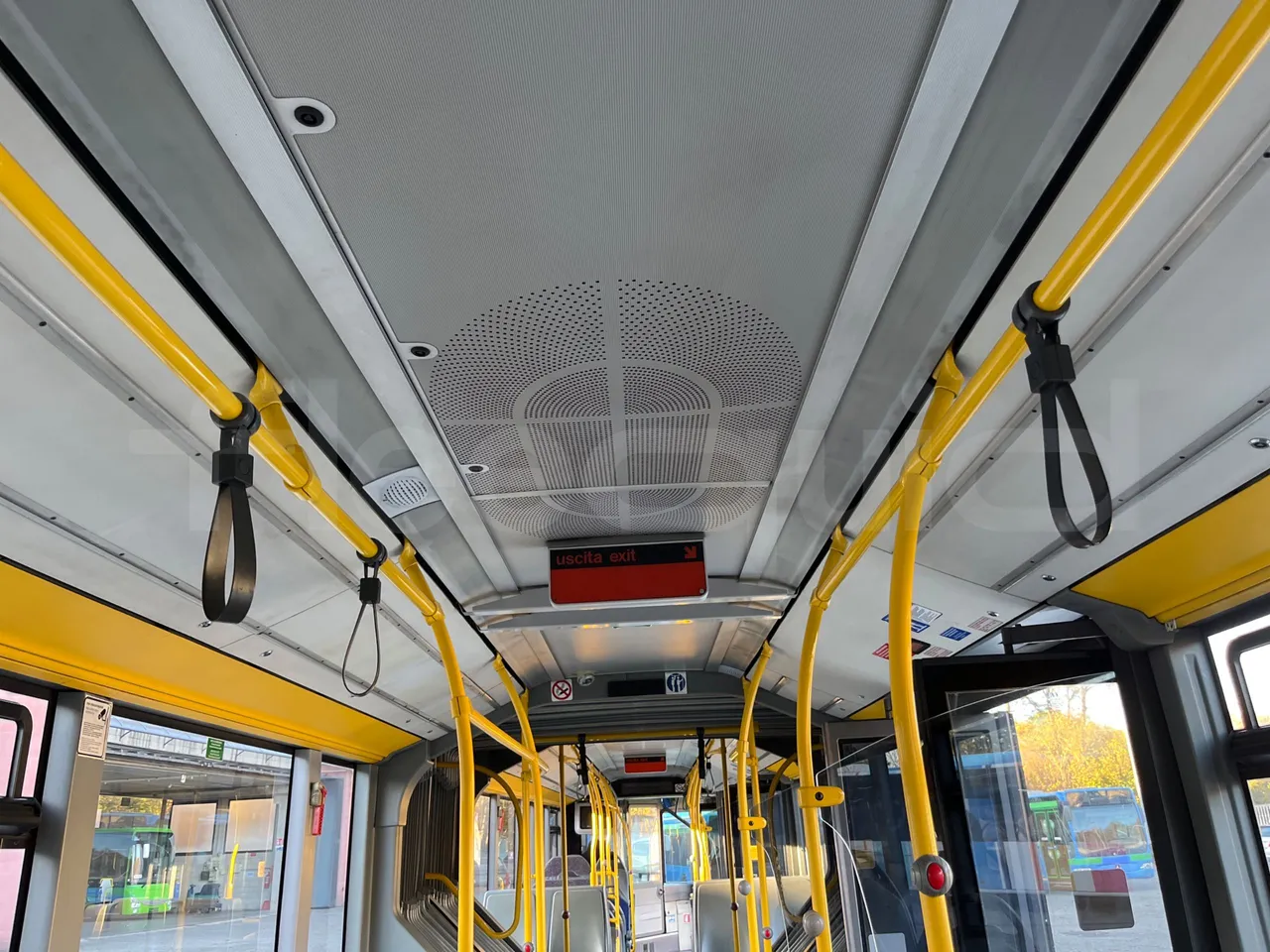 Mercedes-Benz O 530 G- 3P - Euro5 - 260kW - 17.940mt - overhead compartments photo