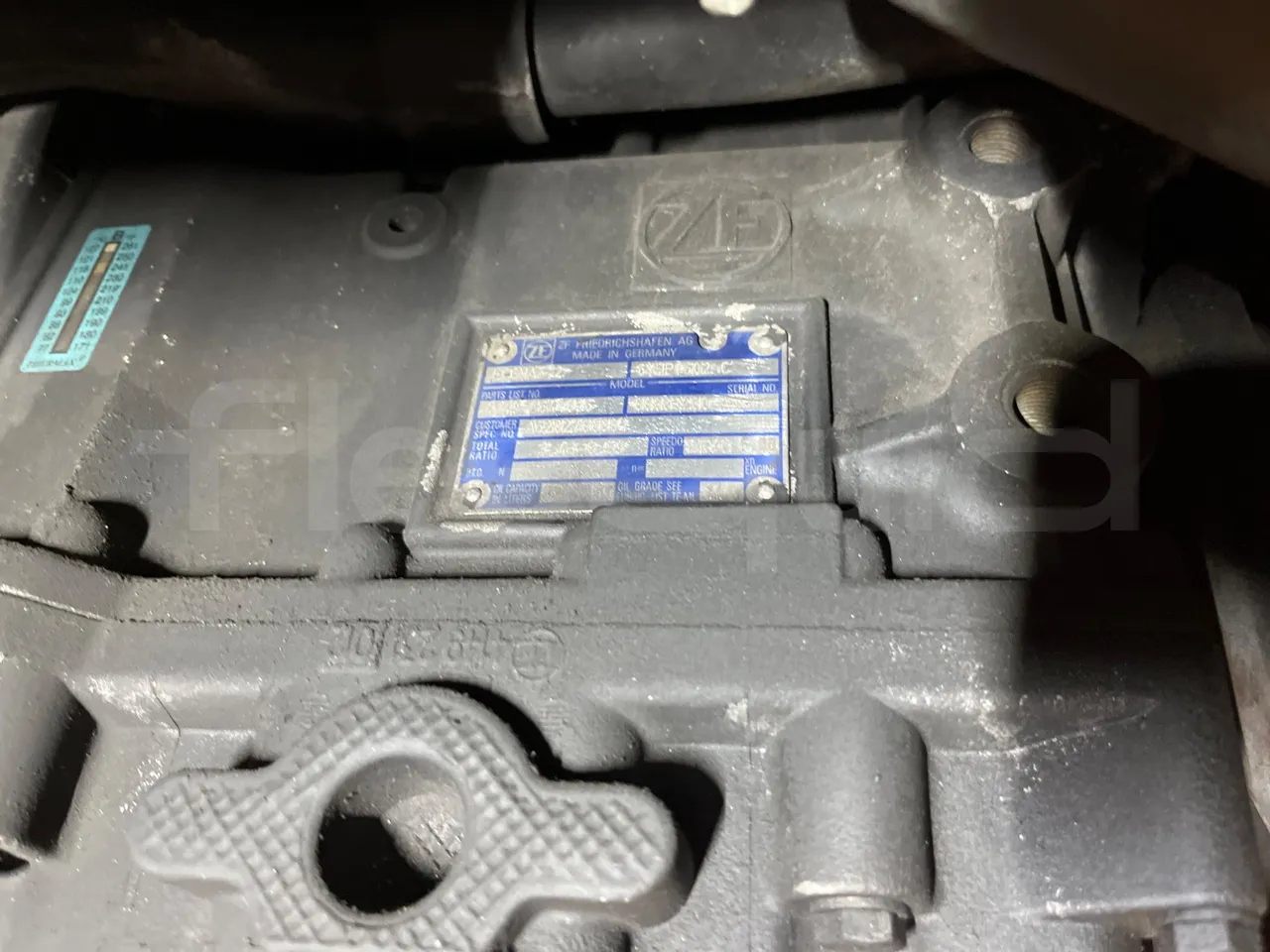 Mercedes-Benz O 530 G- 3P - Euro5 - 260kW - 17.940mt - gearbox plate photo