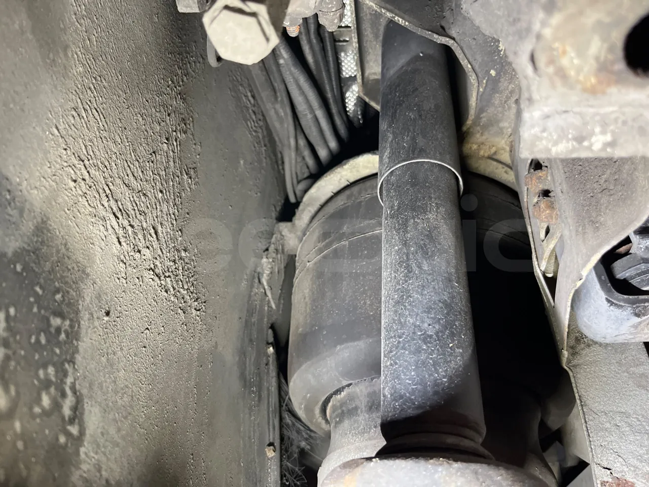 Mercedes-Benz O 530 G- 3P - Euro5 - 260kW - 17.940mt - axle 3 air springs 1 left