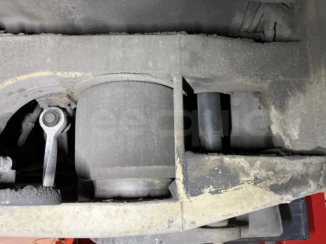 Mercedes-Benz O 530 G- 3P - Euro5 - 260kW - 17.940mt - axle 3 air springs 2 right