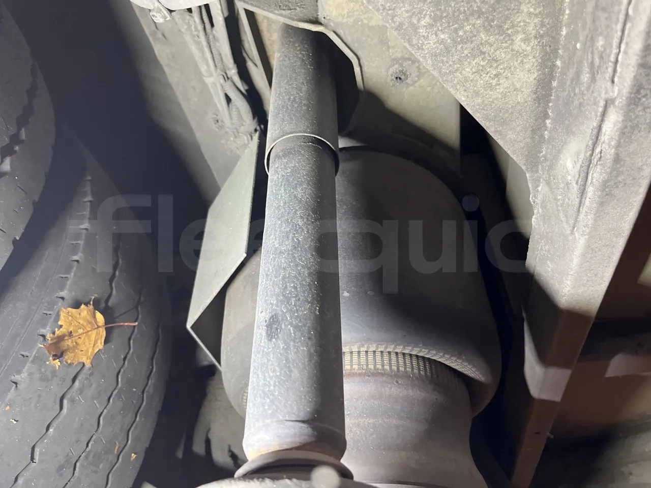 Mercedes-Benz O 530 G- 3P - Euro5 - 260kW - 17.940mt - axel 3 shock absorbers 1 right