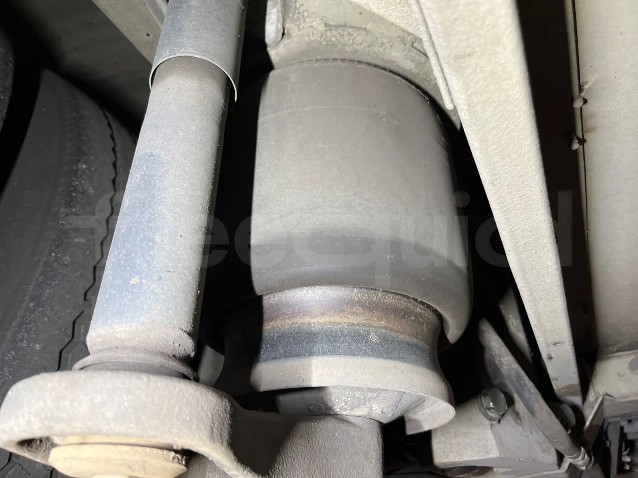 Mercedes-Benz O 530 G- 3P - Euro5 - 260kW - 17.940mt - axle 2 shock absorbers 2 left