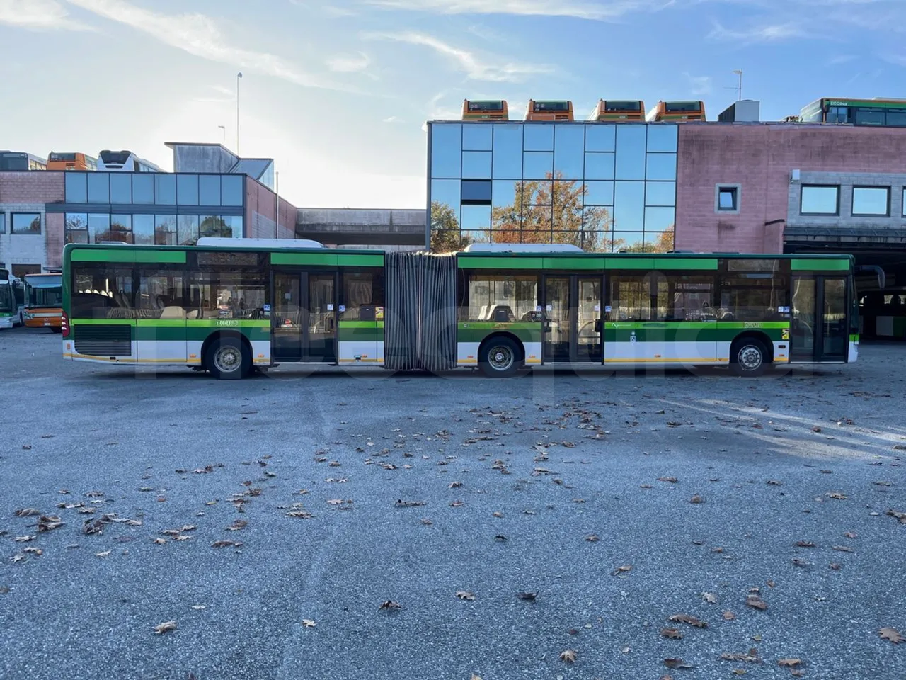 Mercedes-Benz O 530 G- 3P - Euro5 - 260kW - 17.940mt - right side doors closed