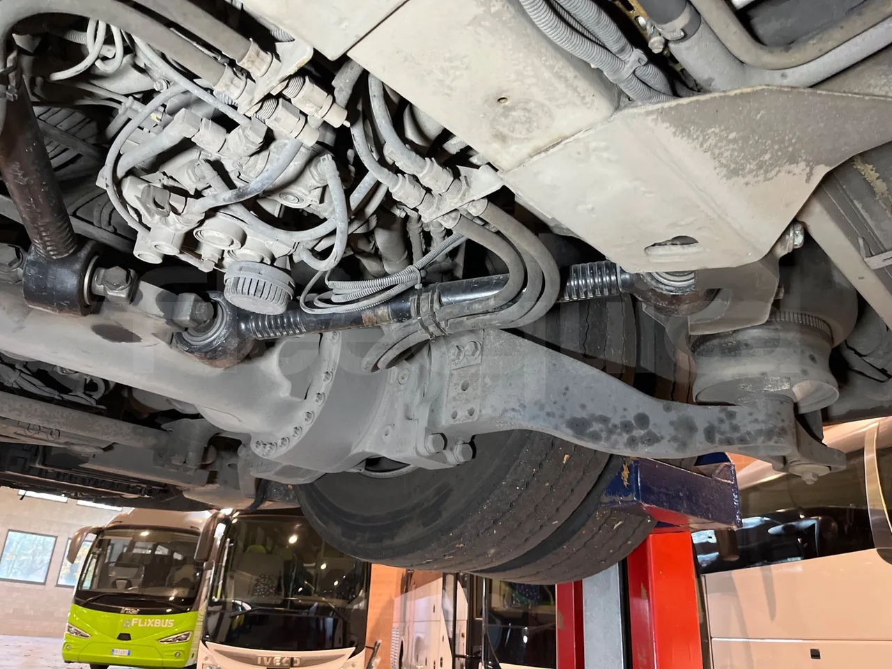 Mercedes-Benz O 530 G- 3P - Euro5 - 260kW - 17.940mt - axle 3 left side