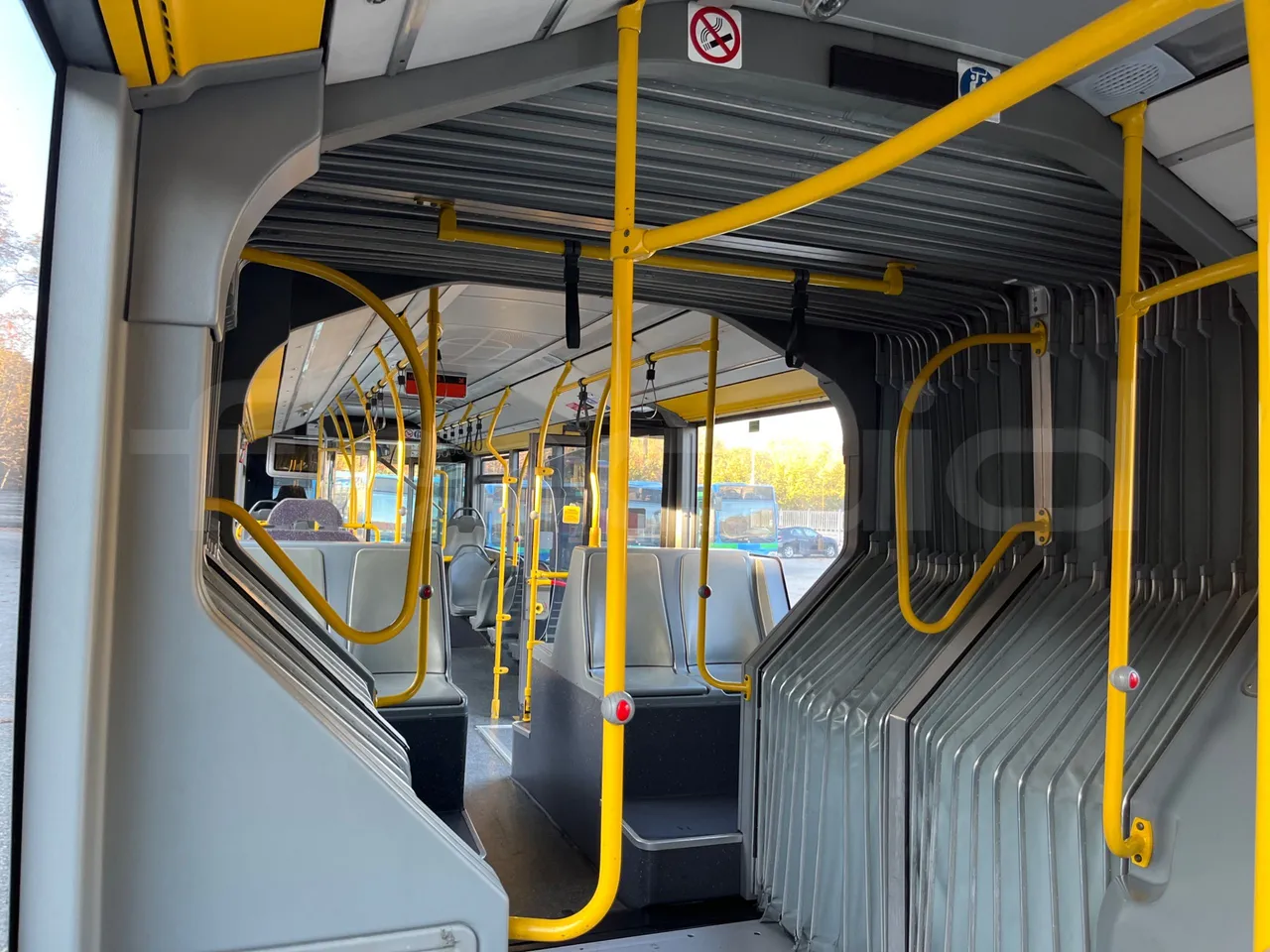 Mercedes-Benz O 530 G- 3P - Euro5 - 260kW - 17.940mt - turntable internal (18m)