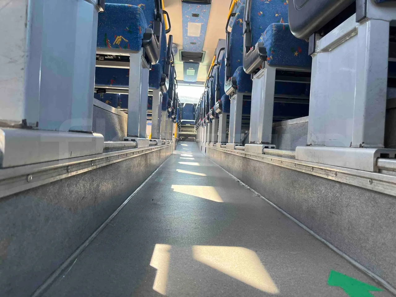 Irisbus Arway SFR160 - Euro5 - 280kW - 11.990mt - seat brackets photo