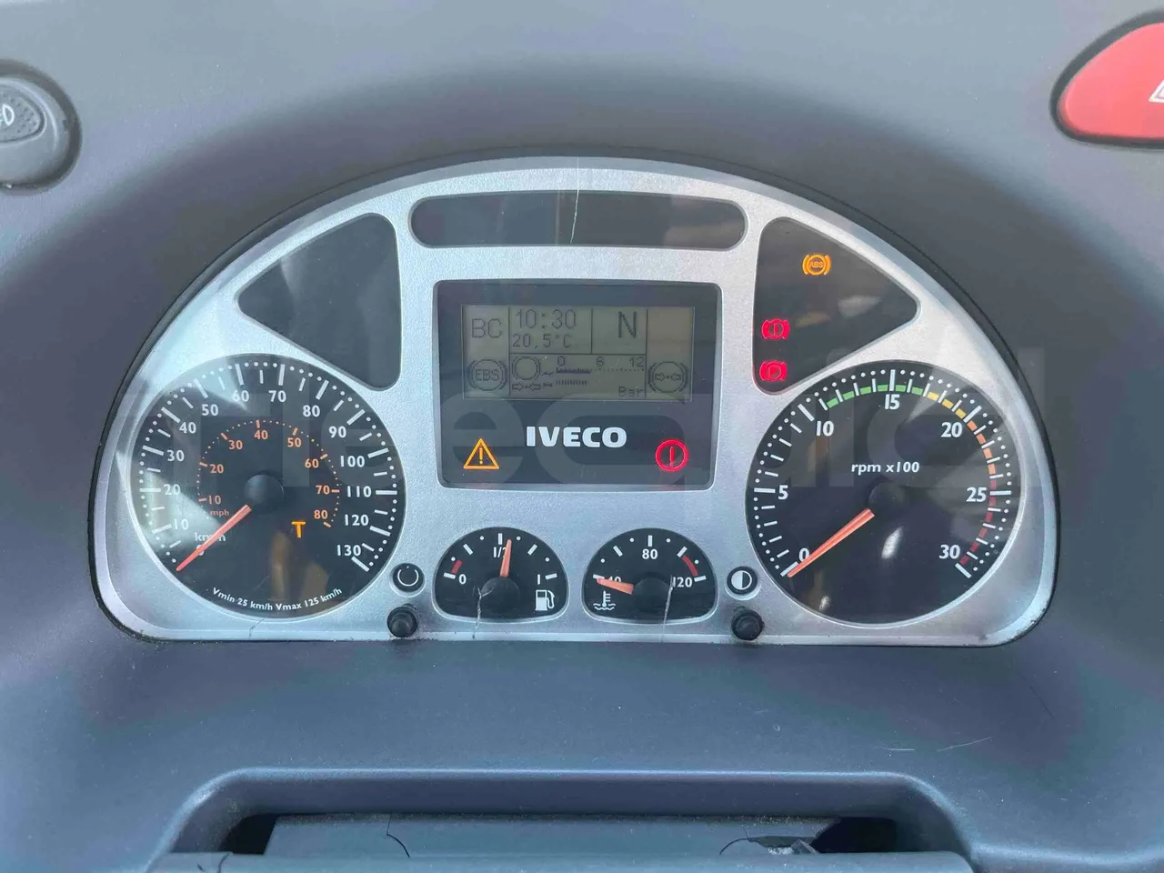 Irisbus Arway SFR160 - Euro5 - 280kW - 11.990mt - dashboard lights on