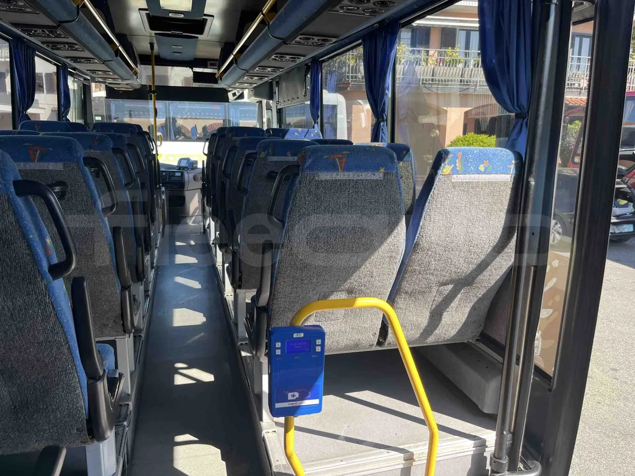 Irisbus Arway SFR160 - Euro5 - 280kW - 11.990mt - forward view middle aisle