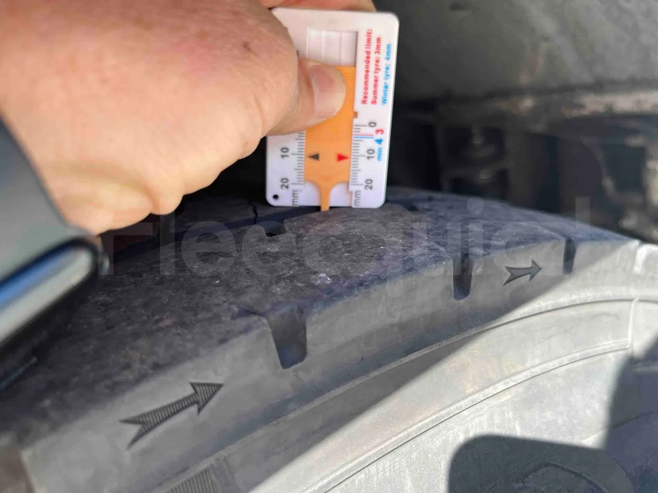 Irisbus Arway SFR160 - Euro5 - 280kW - 11.990mt - tread condition front tires left