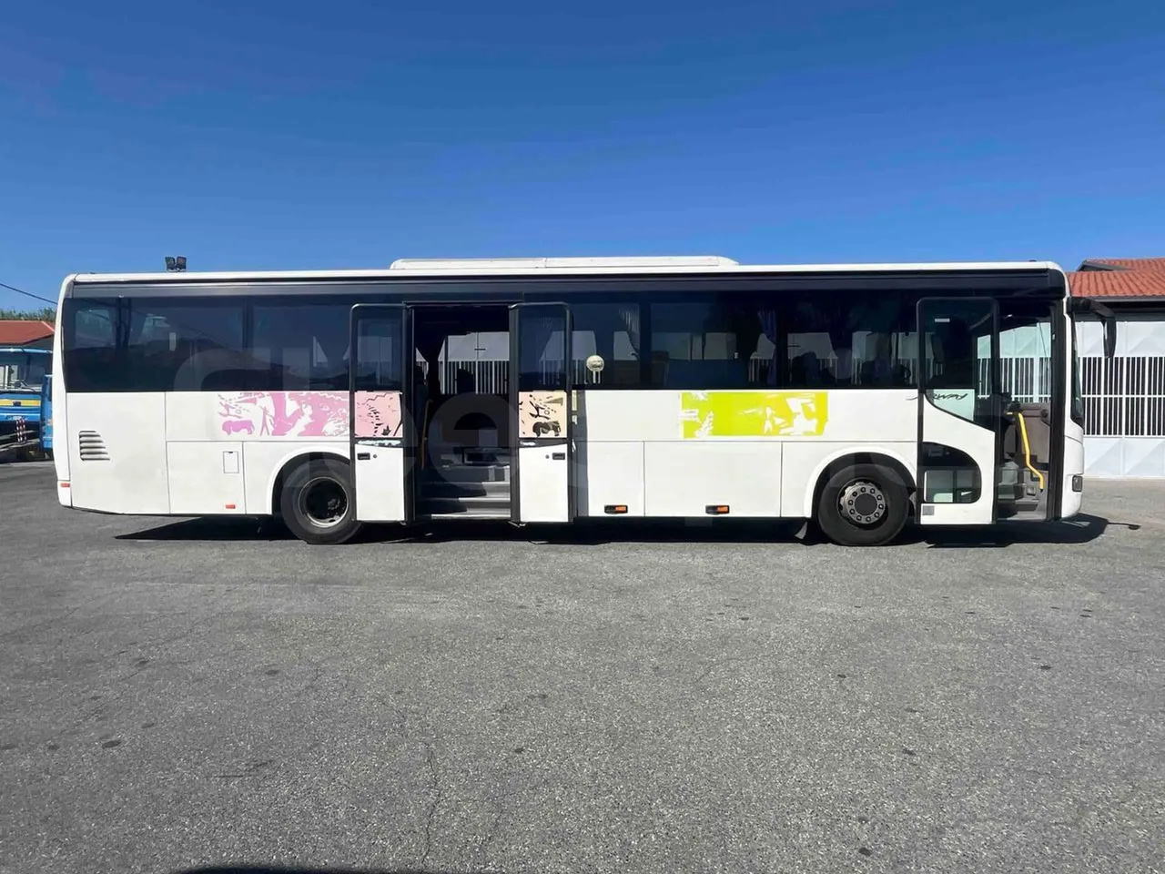 Irisbus Arway SFR160 - Euro5 - 280kW - 11.990mt - right side doors open