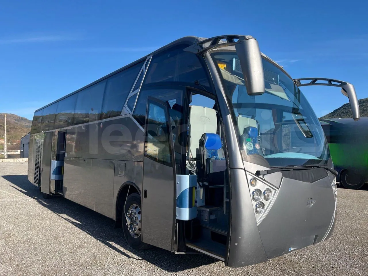 Mercedes-Benz Atlantis A4SF10 -EUR4-315kW -12.850m - 3/4 right front doors open