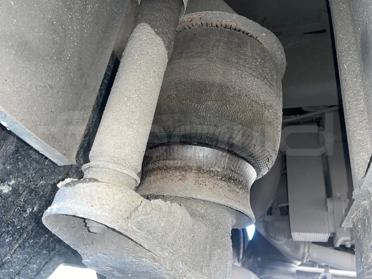 Mercedes-Benz Atlantis A4SF10 -EUR4-315kW -12.850m - axel 2 air springs 2 right