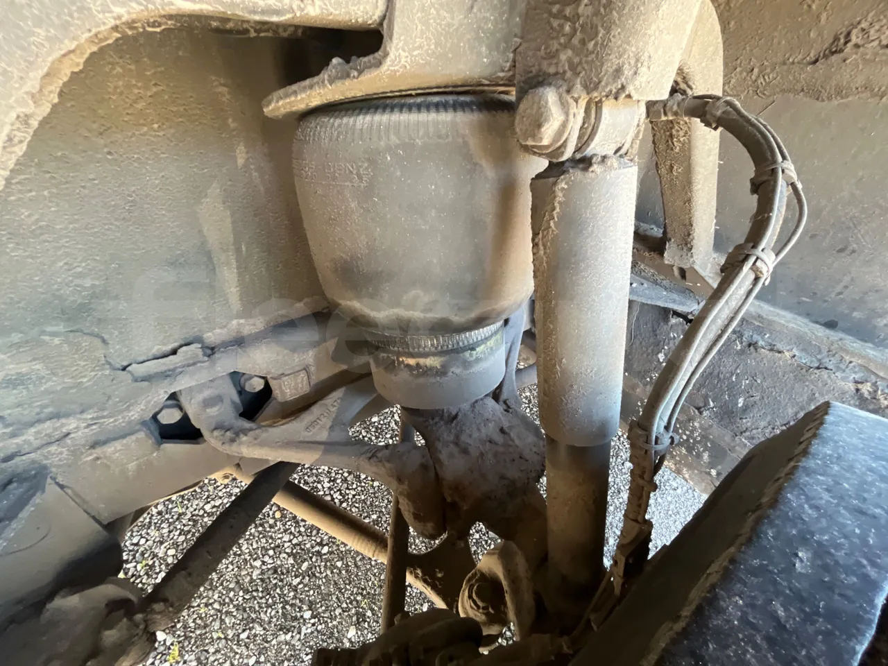 Mercedes-Benz Atlantis A4SF10 -EUR4-315kW -12.850m - front air springs left