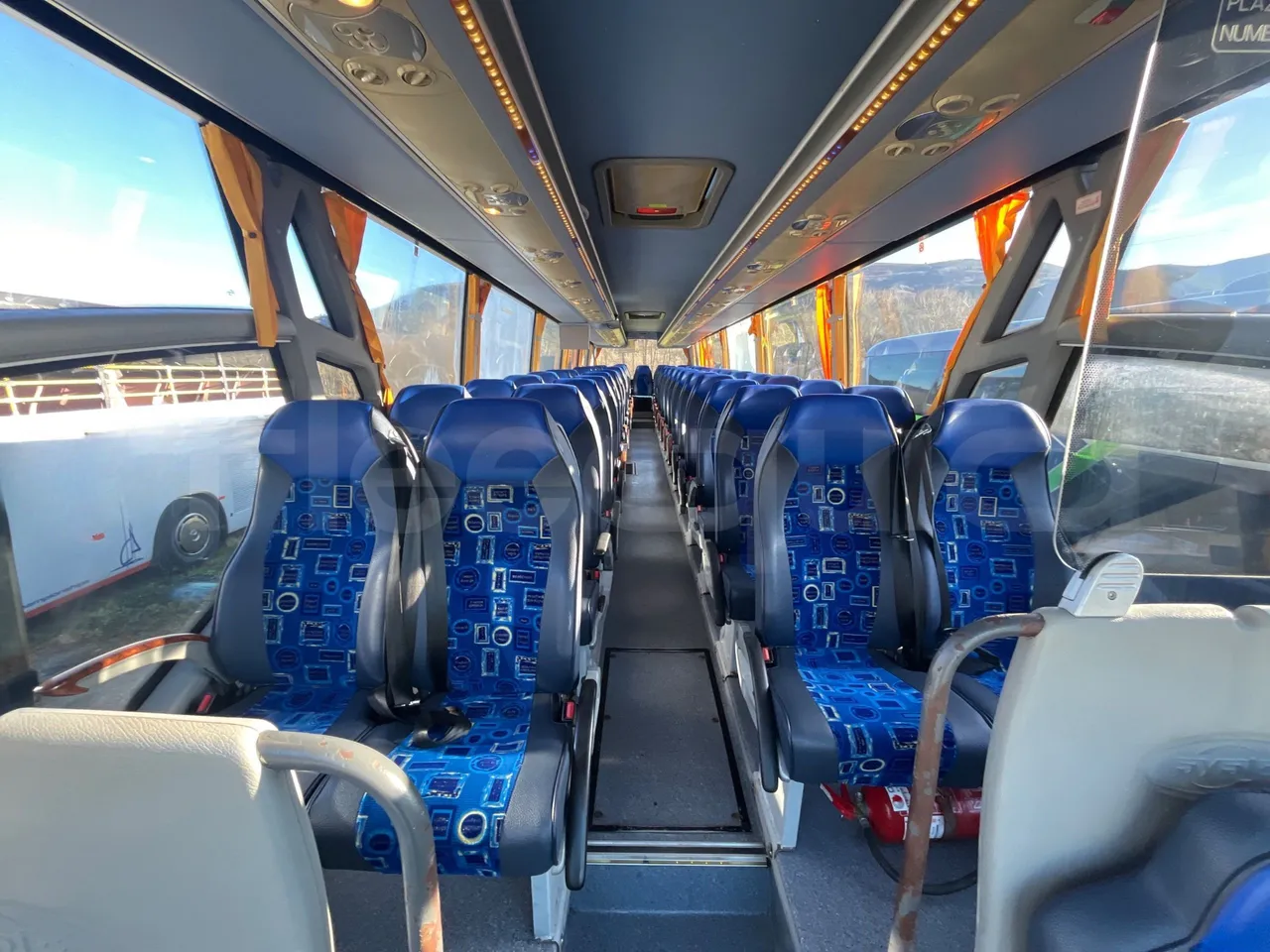 Mercedes-Benz Atlantis A4SF10 -EUR4-315kW -12.850m - interior reverse seats driver height