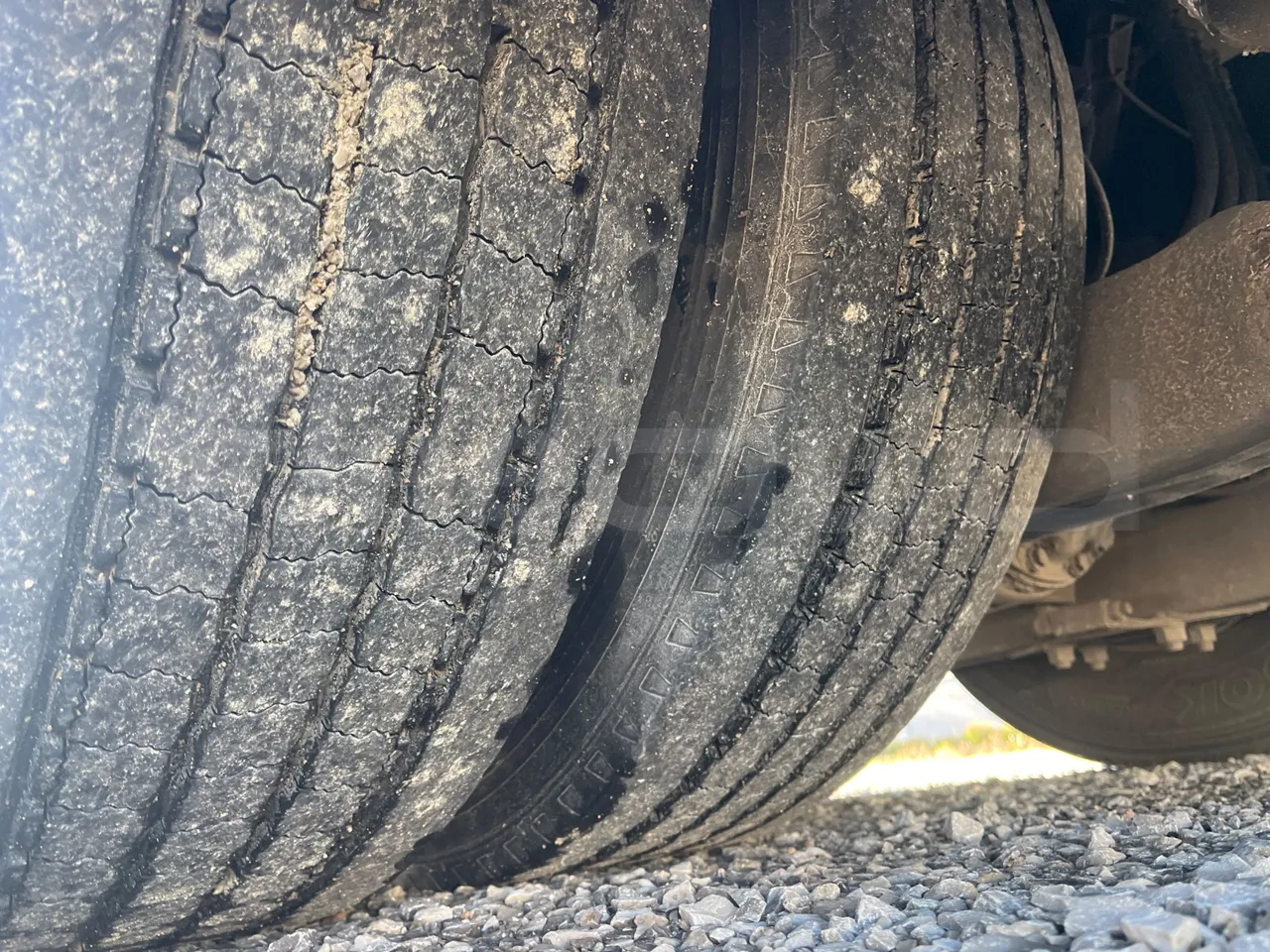 Mercedes-Benz Atlantis A4SF10 -EUR4-315kW -12.850m - tread condition second axle tires right