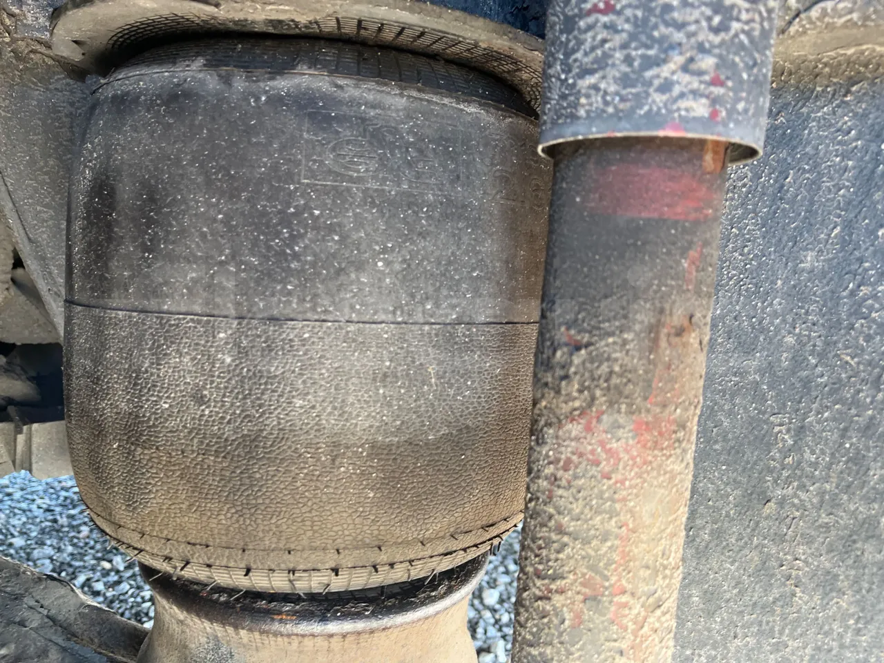 Mercedes-Benz Atlantis A4SF10 -EUR4-315kW -12.850m - axle 2 shock absorbers 2 left