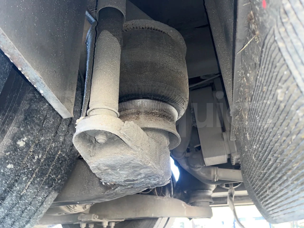 Mercedes-Benz Atlantis A4SF10 -EUR4-315kW -12.850m - axle 2 shock absorbers 2 left