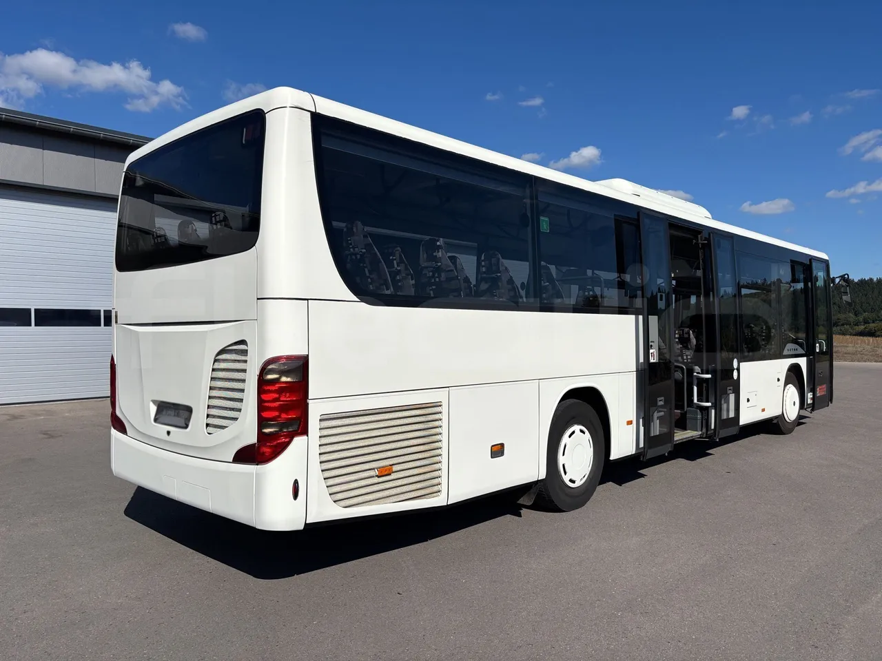 Setra S415 - 3/4 Rear Right Side Doors Open