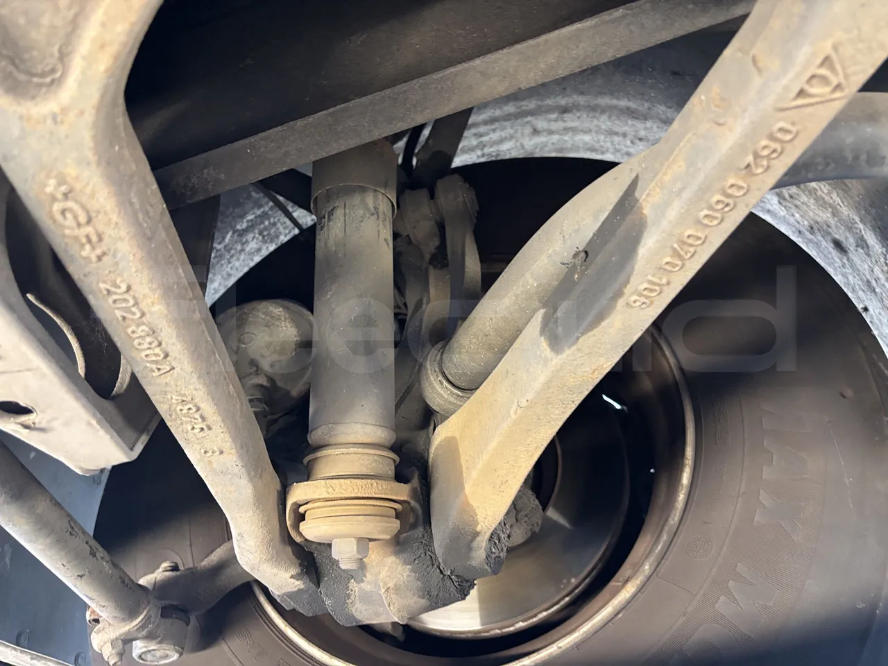 Setra S415 - First Axle Shock Absorbers Left Side