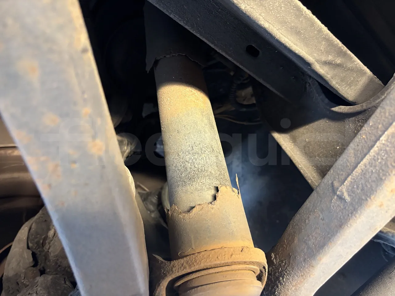 Setra S415 - First Axle Shock Absorbers Right Side