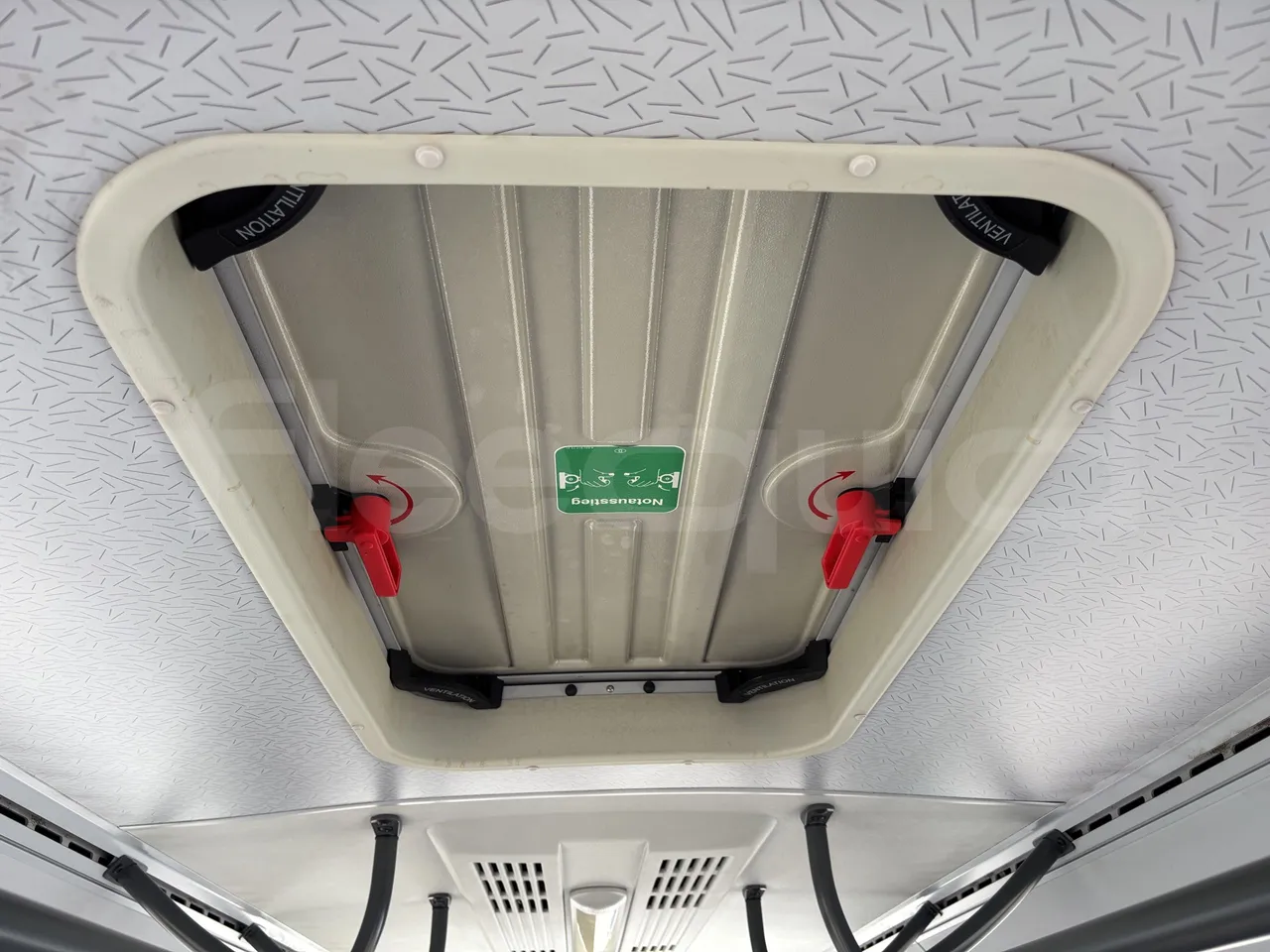 Setra S415 - Roof Hatch 1