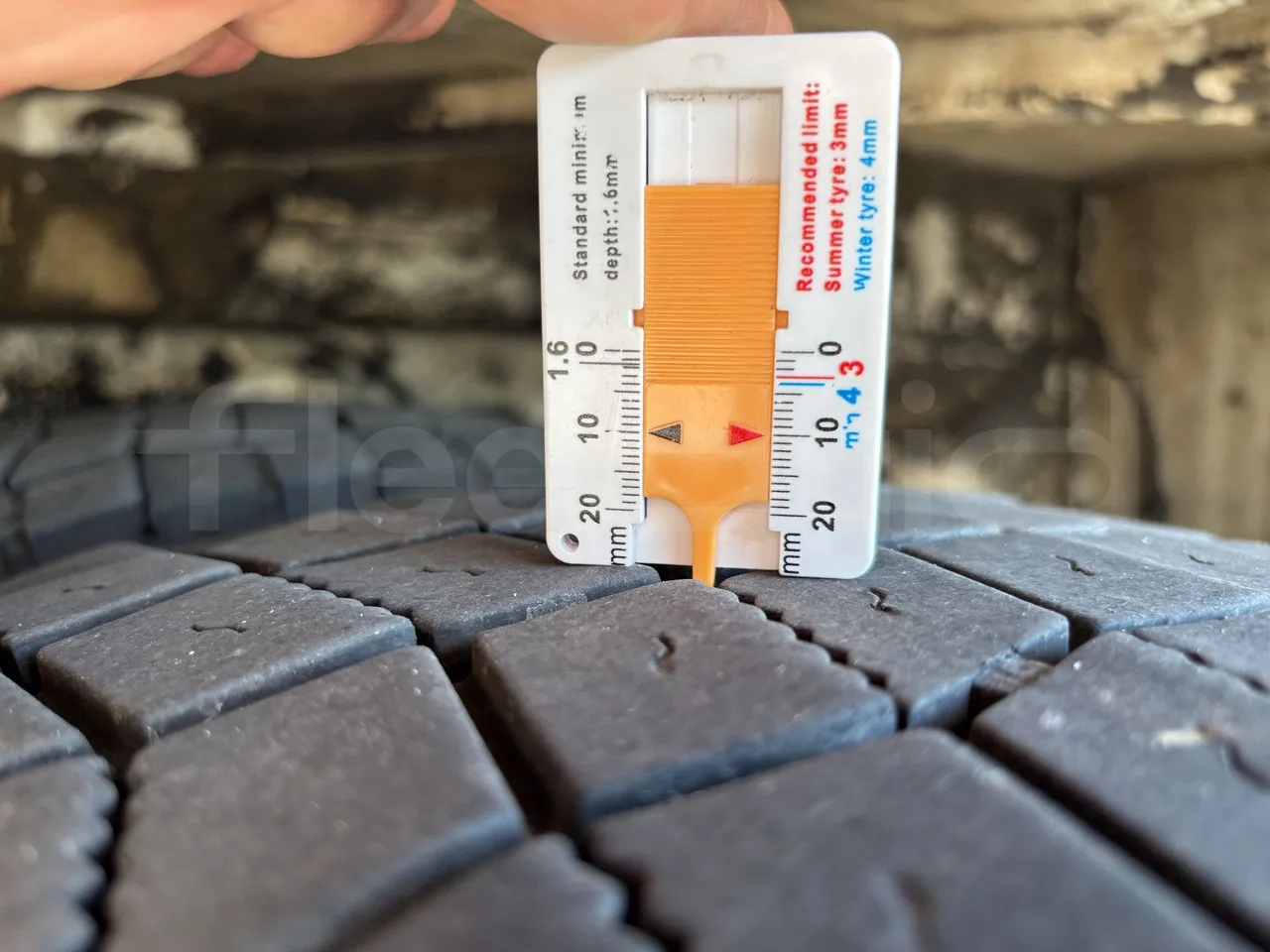 Setra S415 - Second Axle Left Side: Tyre Tread