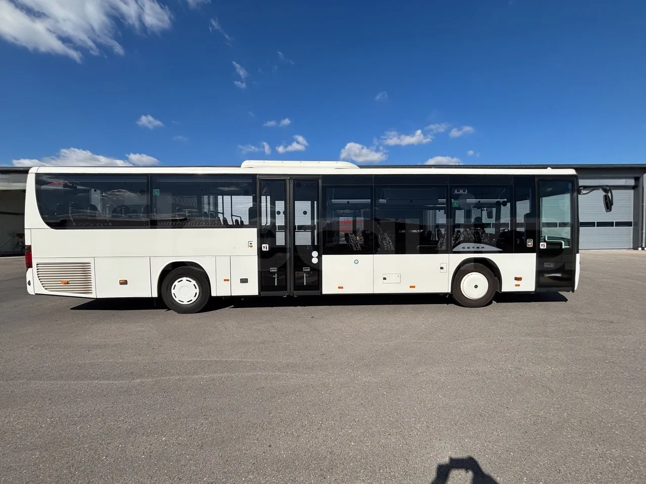 Setra S415 - Right Side