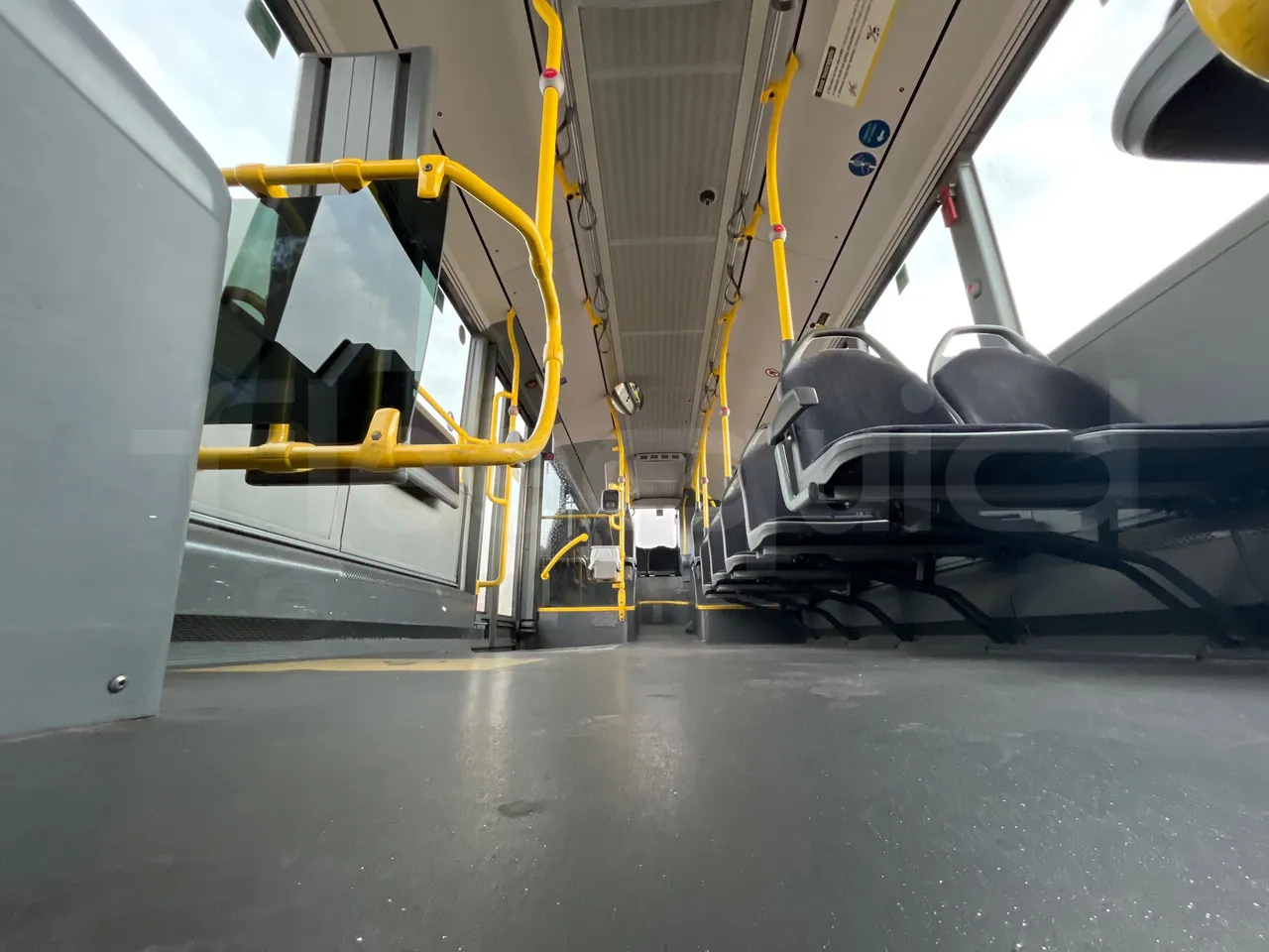 Mercedes-Benz Citaro 628 02 - Euro 6 - 220 kW - 12.140 mt - seat brackets photo