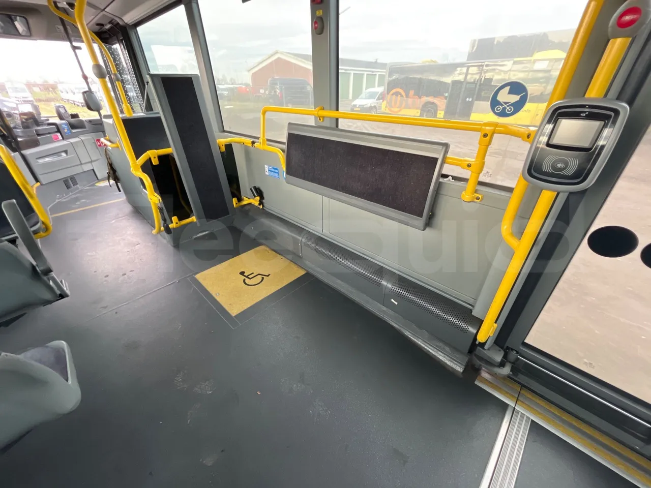 Mercedes-Benz Citaro 628 02 - Euro 6 - 220 kW - 12.140 mt - disabled area photo