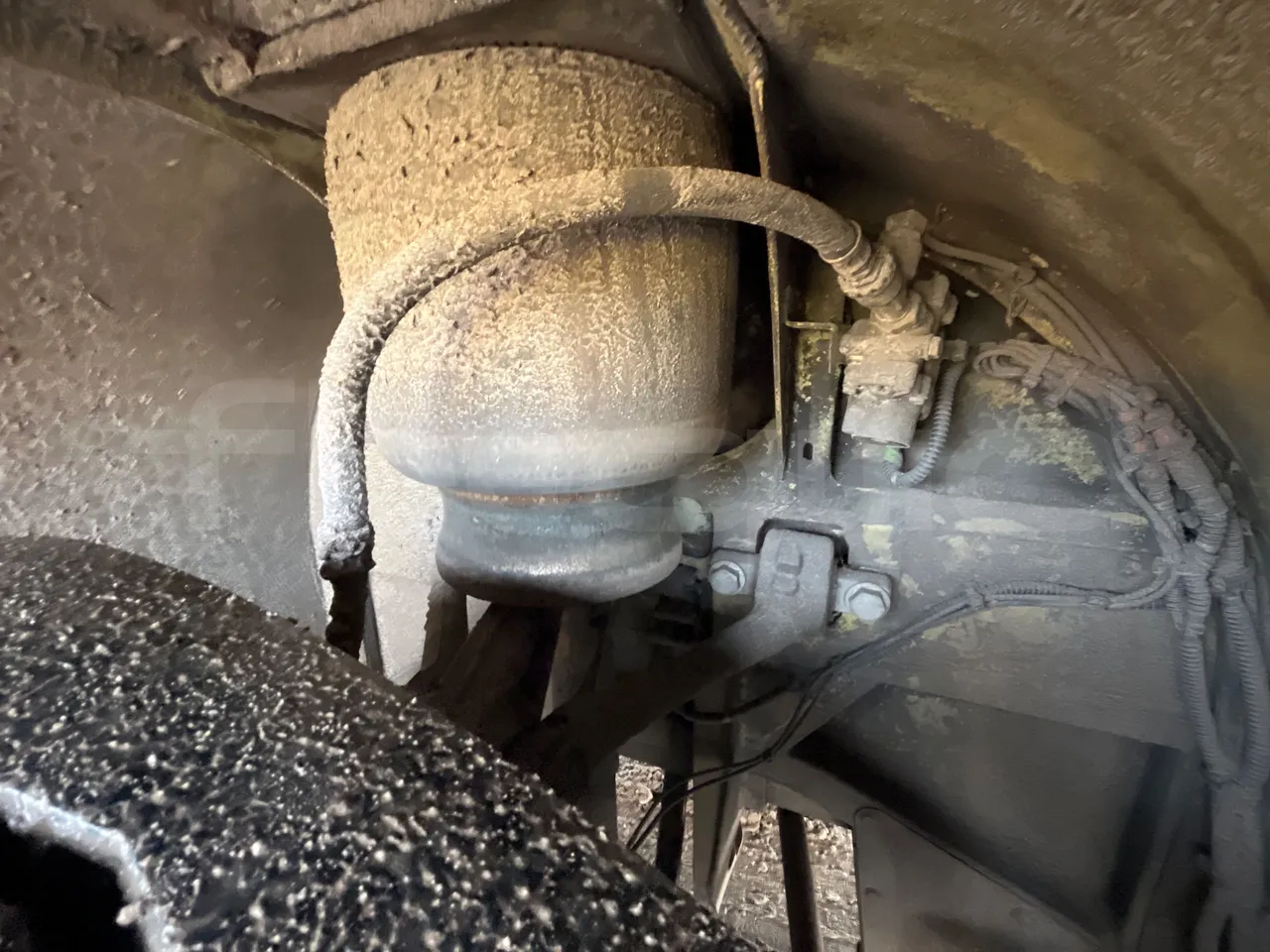 Mercedes-Benz Citaro 628 02 - Euro 6 - 220 kW - 12.140 mt - front shock absorbers right