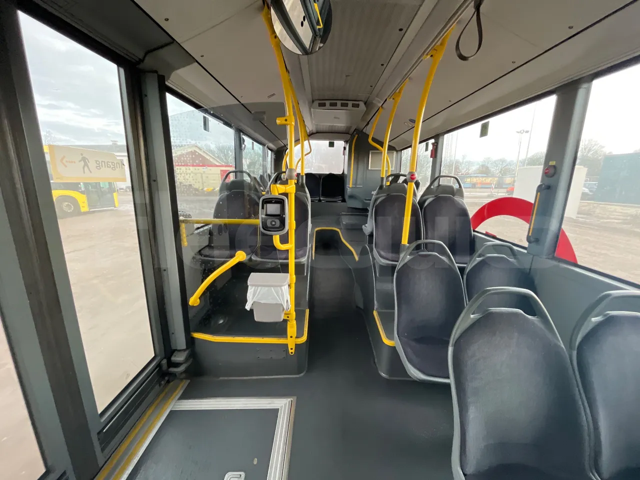 Mercedes-Benz Citaro 628 02 - Euro 6 - 220 kW - 12.140 mt - reverse view middle aisle