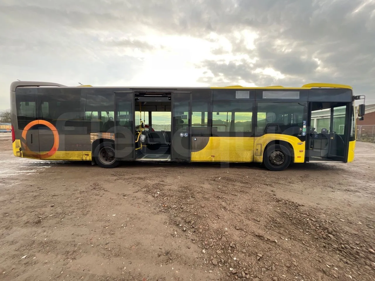 Mercedes-Benz Citaro 628 02 - Euro 6 - 220 kW - 12.140 mt - right side doors open