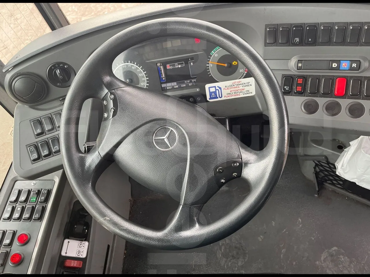 Mercedes-Benz Citaro 628 02 - Euro 6 - 220 kW - 12.140 mt - steering wheel photo
