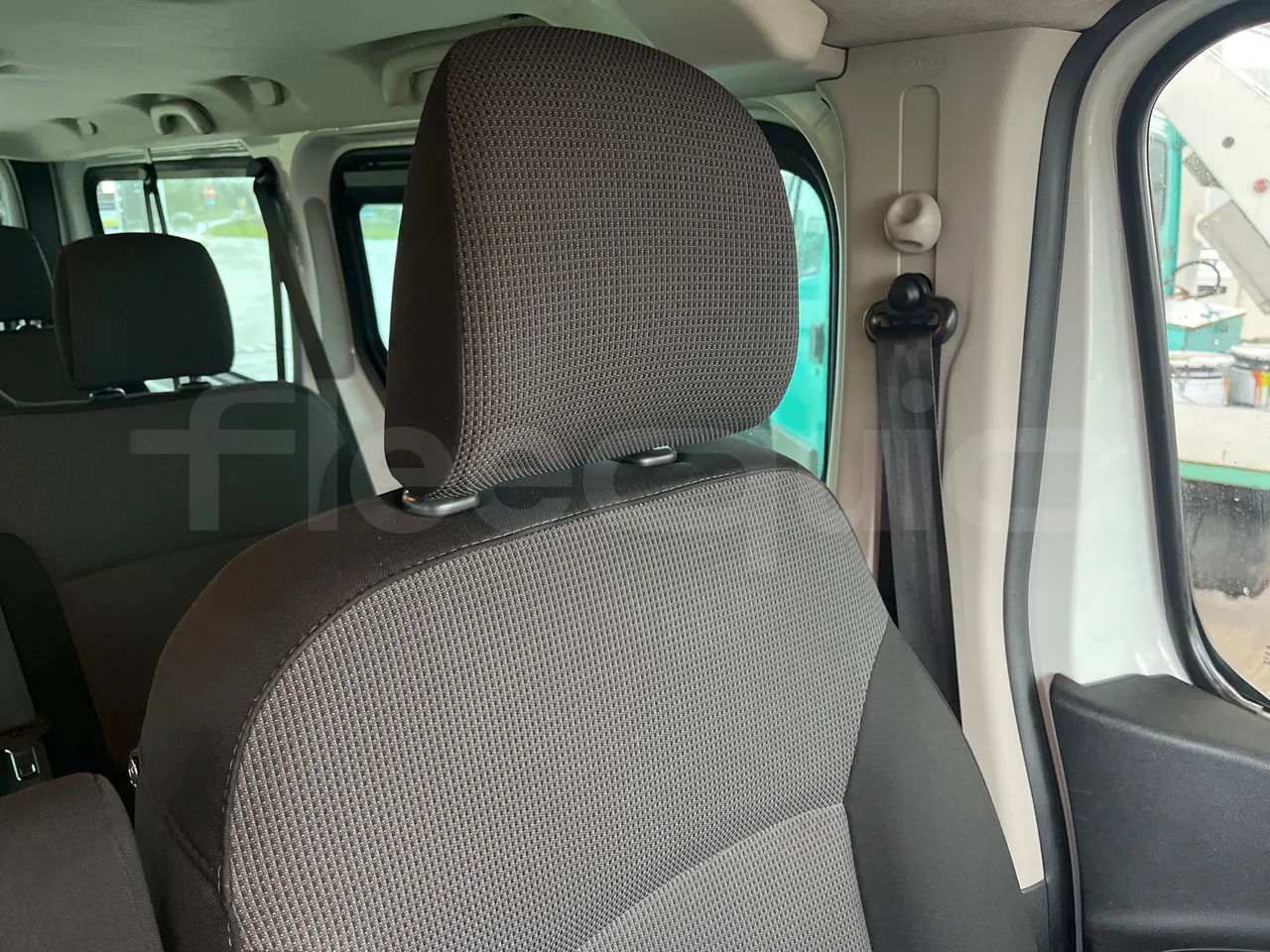 Renault TRAFIC JLJM9R - Euro 5 - 88 kW - 5.399 mt - driver microphone accessories photo