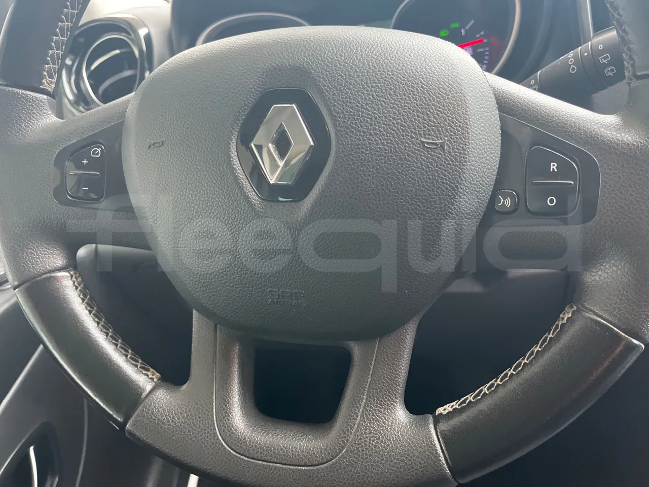 Renault TRAFIC JLJM9R - Euro 5 - 88 kW - 5.399 mt - hostes microphone accessories photo