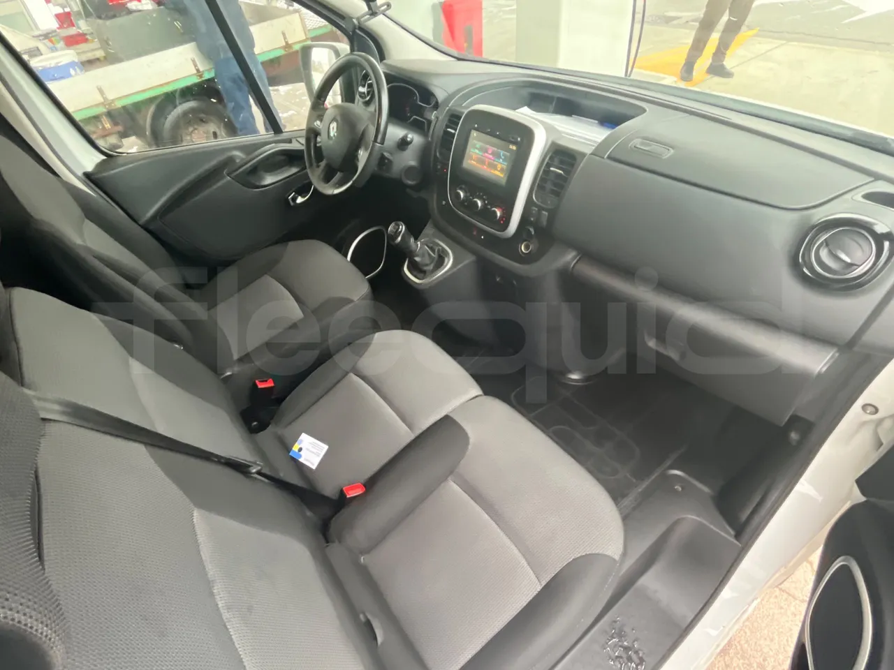 Renault TRAFIC JLJM9R - Euro 5 - 88 kW - 5.399 mt - buttons panels on