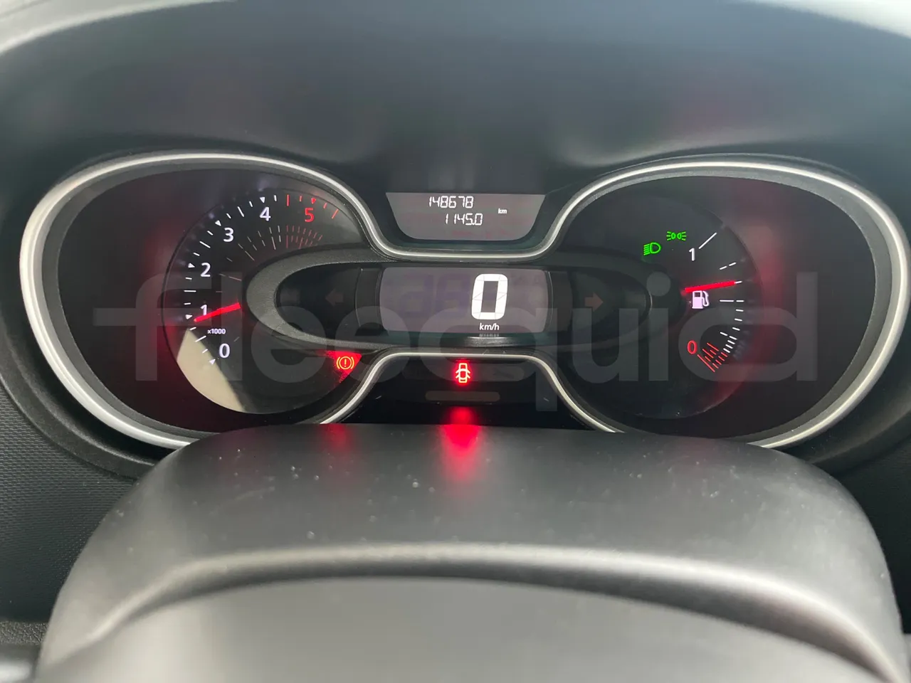 Renault TRAFIC JLJM9R - Euro 5 - 88 kW - 5.399 mt - dashboard lights on
