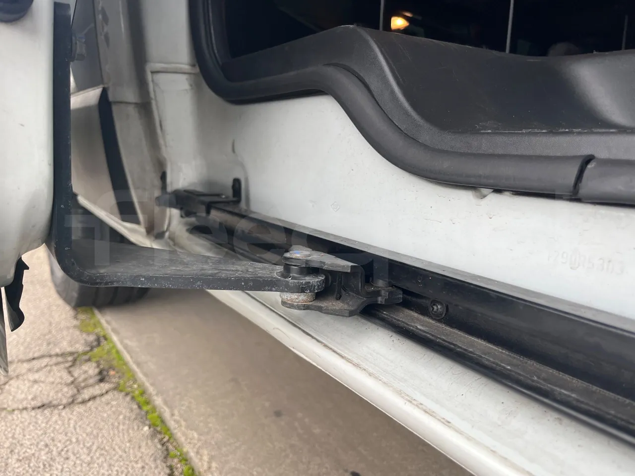 Renault TRAFIC JLJM9R - Euro 5 - 88 kW - 5.399 mt - door mechanism photo