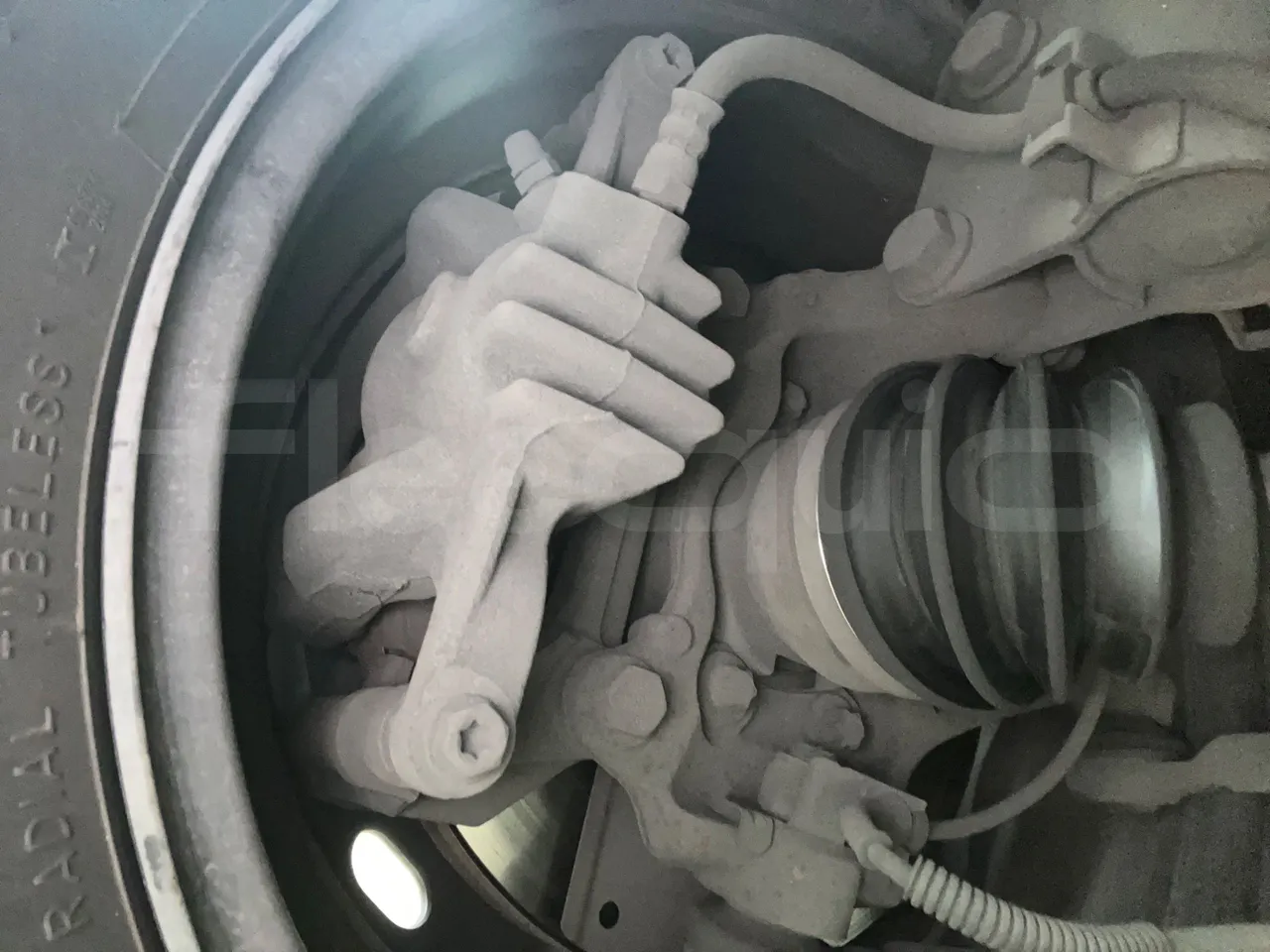 Renault TRAFIC JLJM9R - Euro 5 - 88 kW - 5.399 mt - front brake calipers left