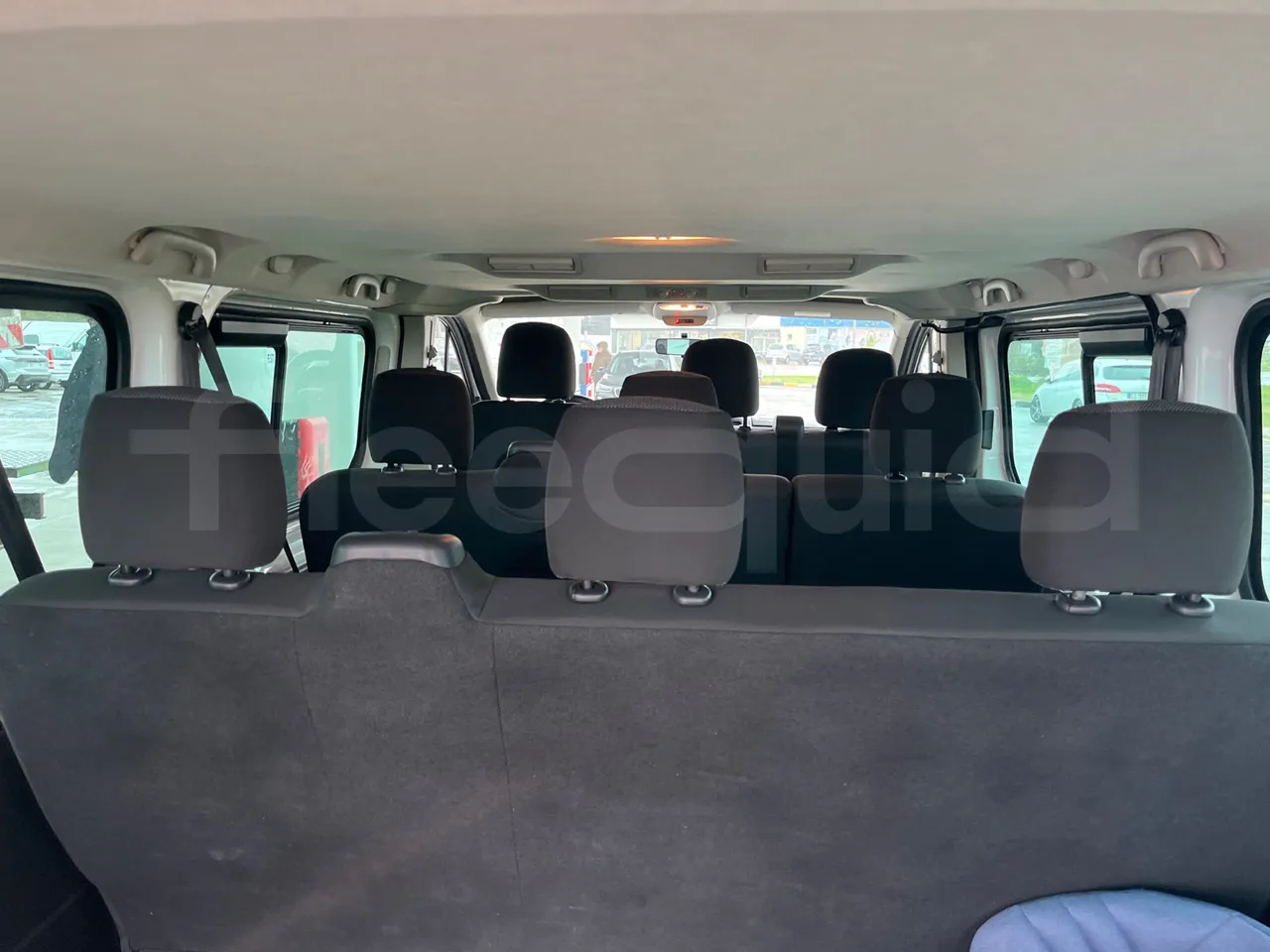 Renault TRAFIC JLJM9R - Euro 5 - 88 kW - 5.399 mt - forward view all seats last row height