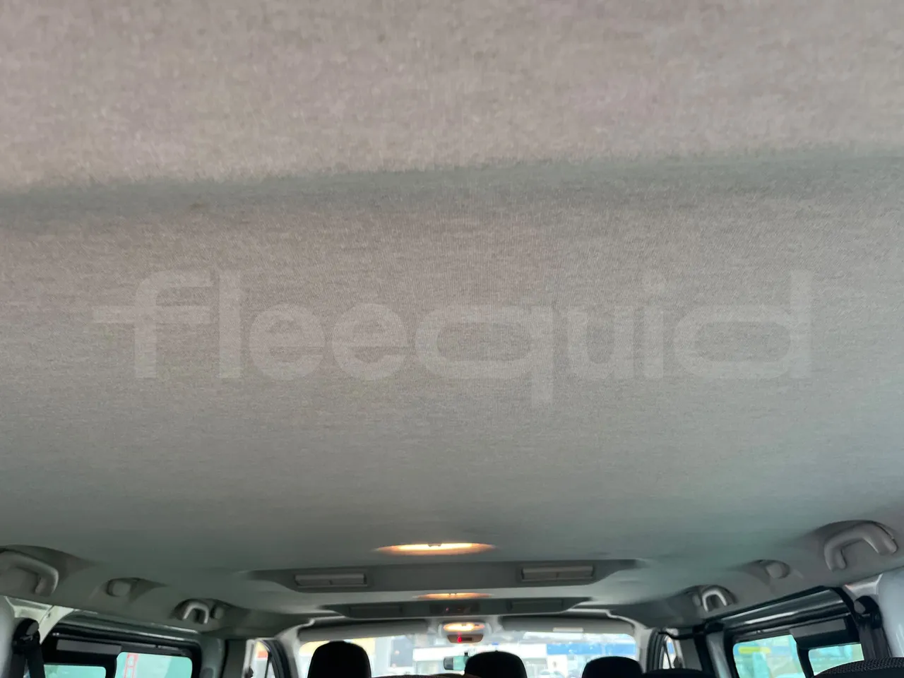 Renault TRAFIC JLJM9R - Euro 5 - 88 kW - 5.399 mt - overhead compartments photo